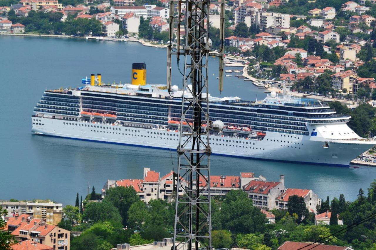 Anastasija 2 Apartment Kotor Bagian luar foto