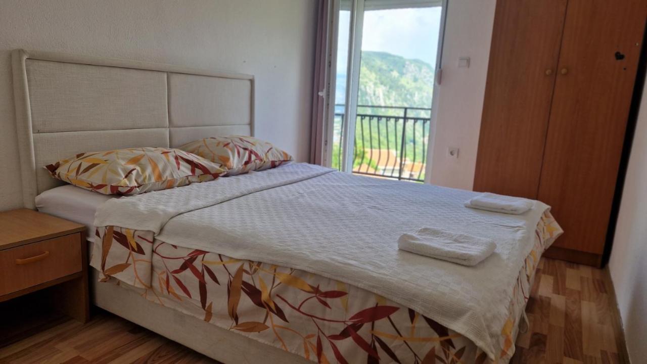 Anastasija 2 Apartment Kotor Bagian luar foto